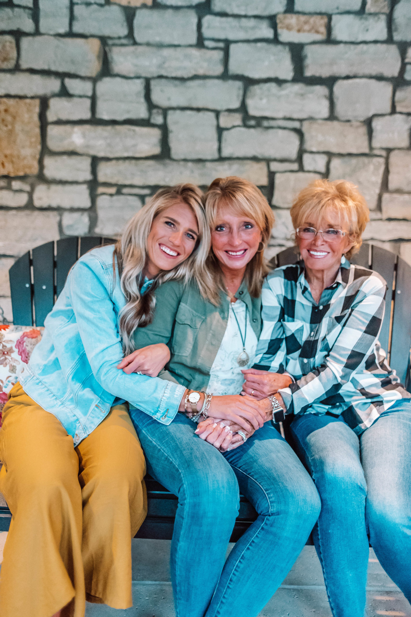 mom daughter mother 3 generations blondes