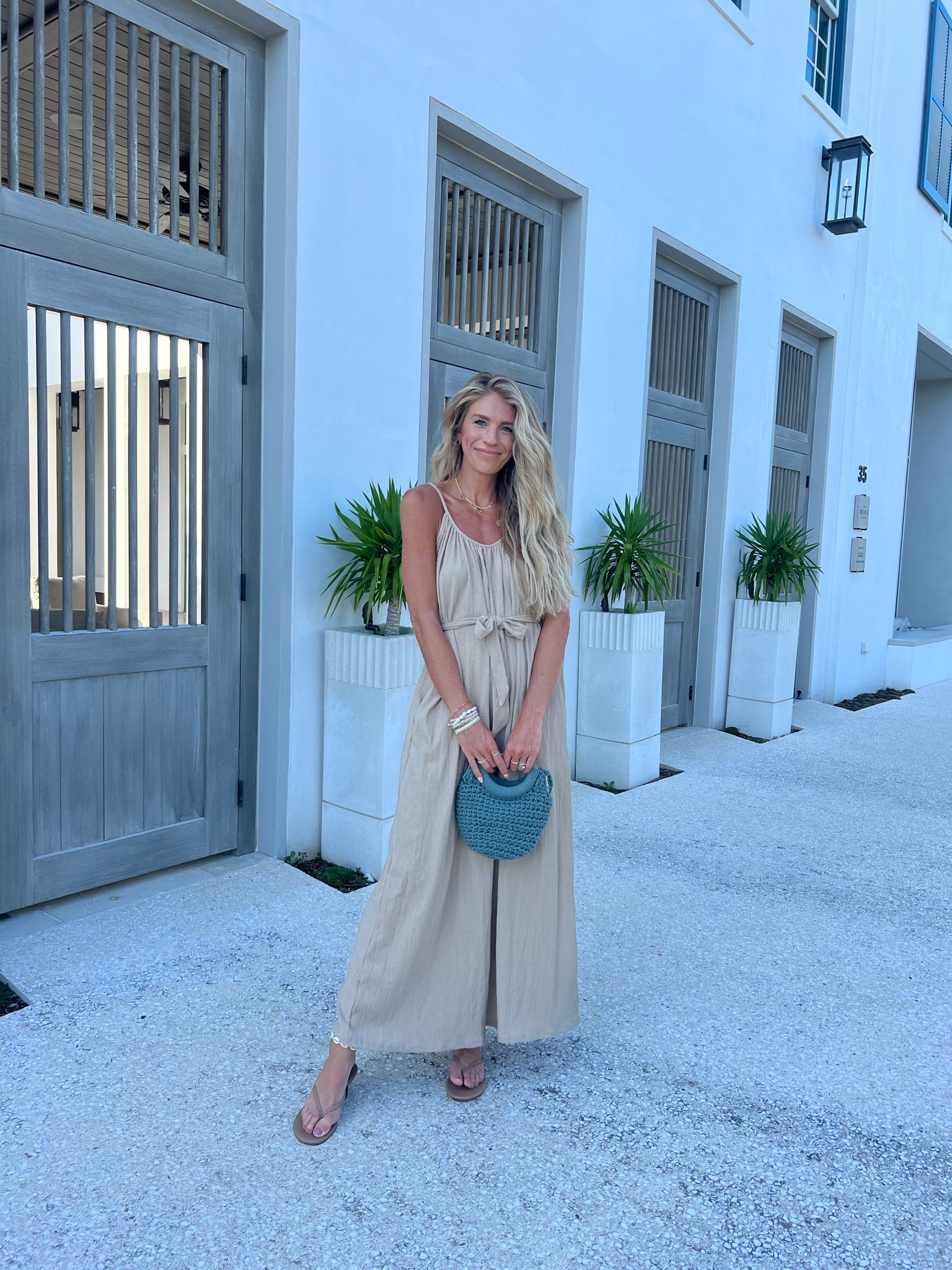 vacation outfit jumpsuit blonde girl